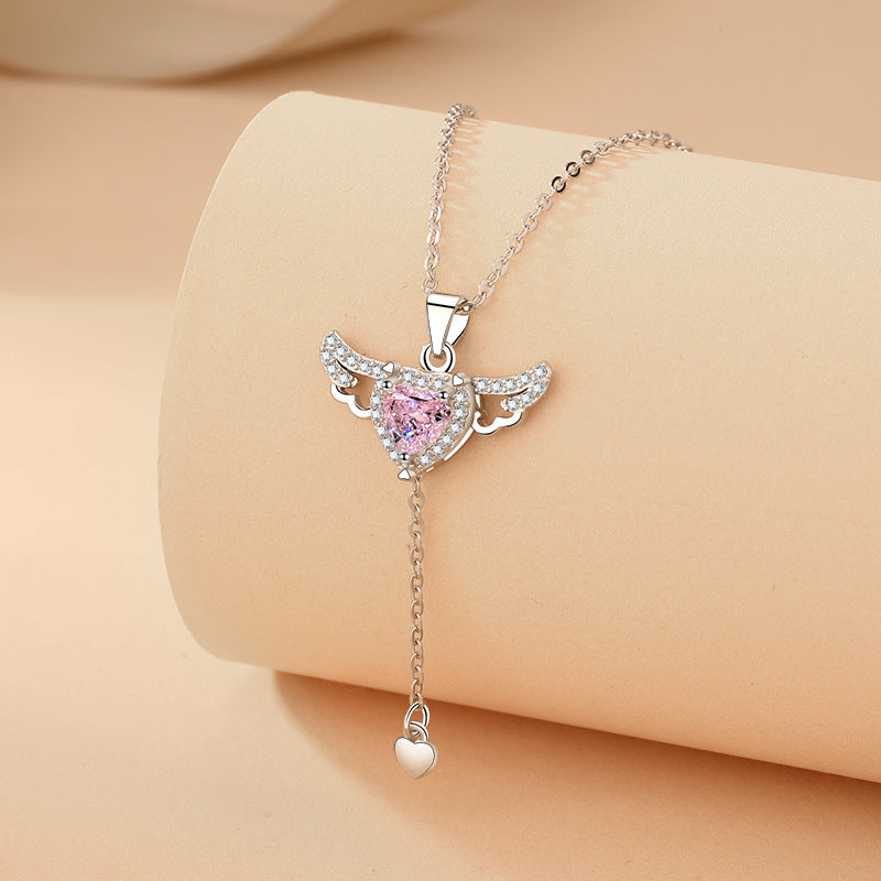 Colar Coração Cupido com Asas de Anjo – Elegância e Romance