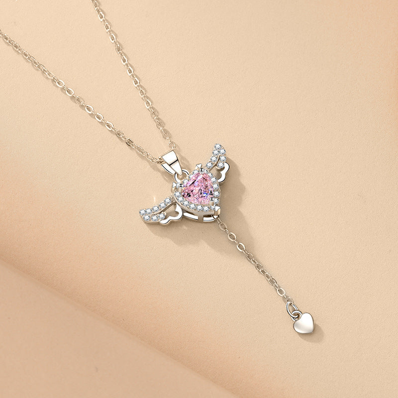 Colar Coração Cupido com Asas de Anjo – Elegância e Romance